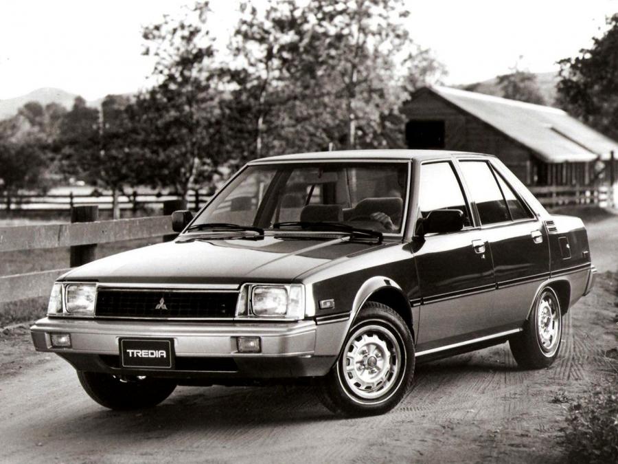  Mitsubishi Tredia 1982 года  (фото 8 из 12)